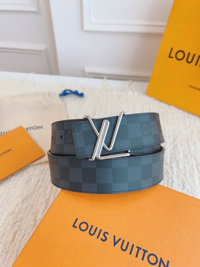 l0vis Vvtt0n belts